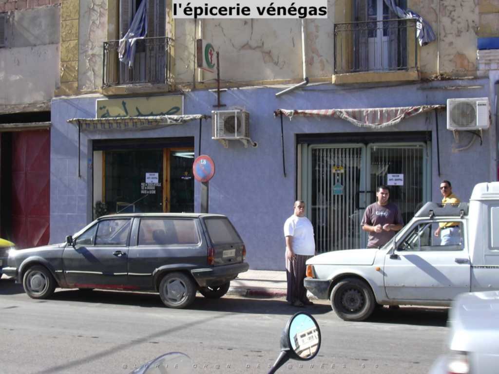 VOYAGE DU 10 2005 LA SENIA 036 L EPICERIE VENEGAS.JPG